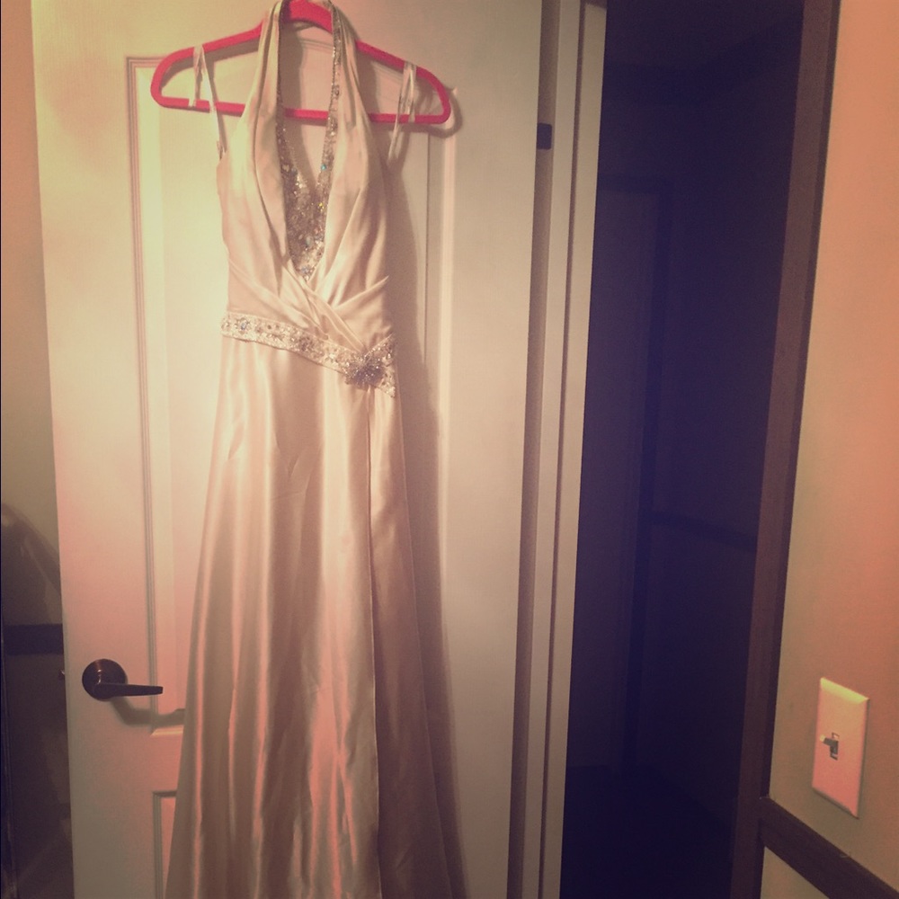 Stunning Tony Bowls Pageant, Prom, Formal Dress With Train